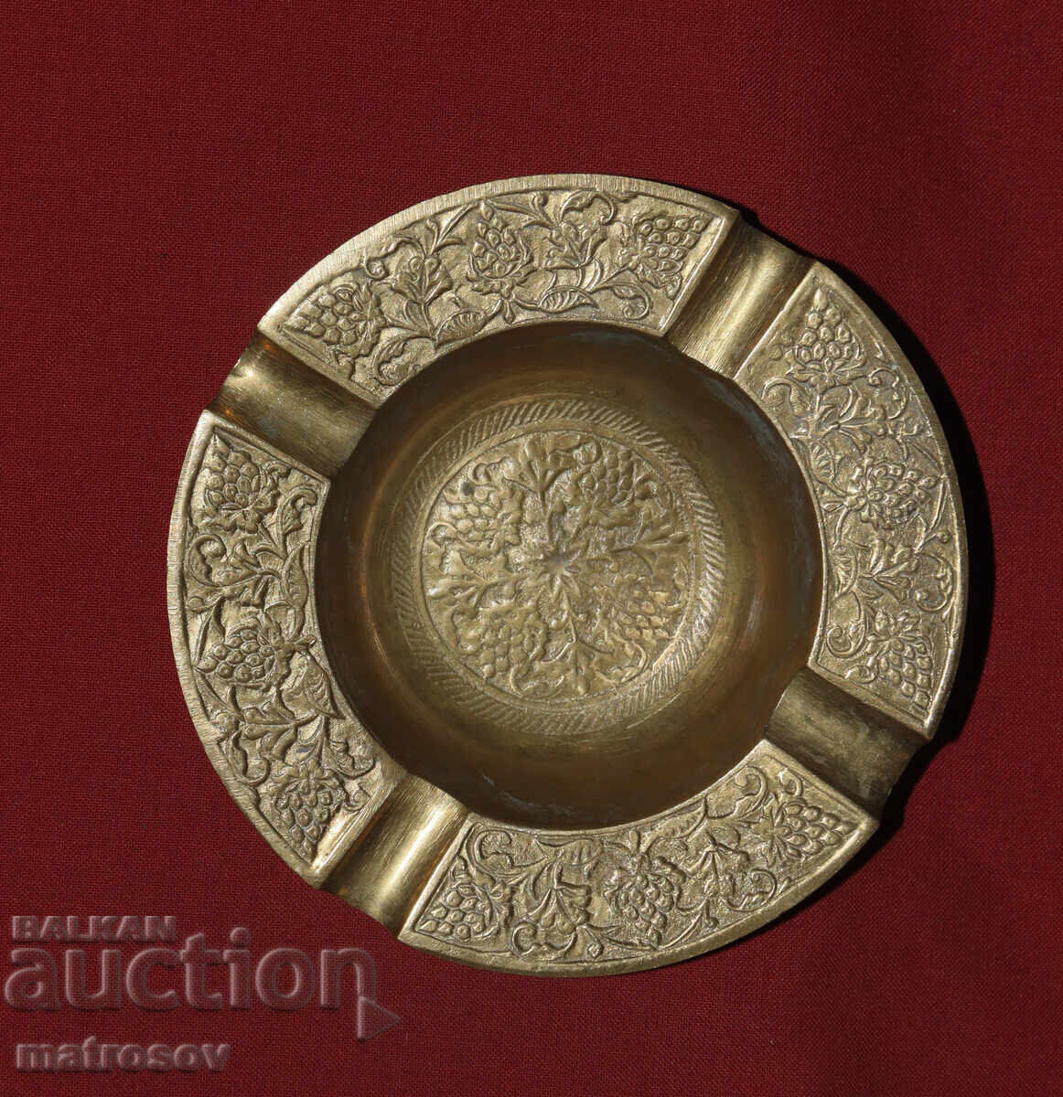 Auction  Rychno izraboten mesingov  pepelnik