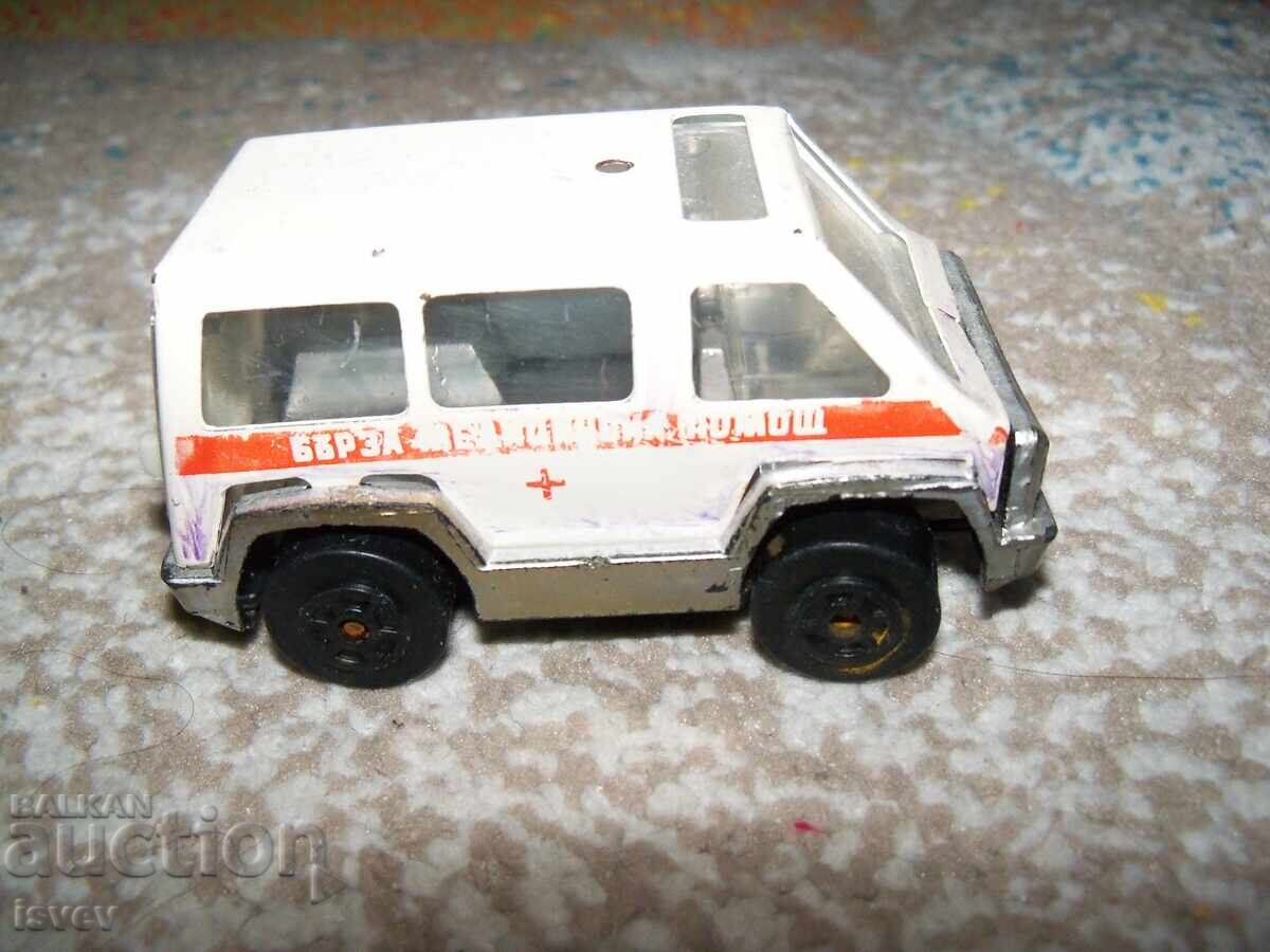 Δημοπρασία Μικρό λαμαρινένιο ασθενοφόρο, σοσιαλιστικό παιχνίδι