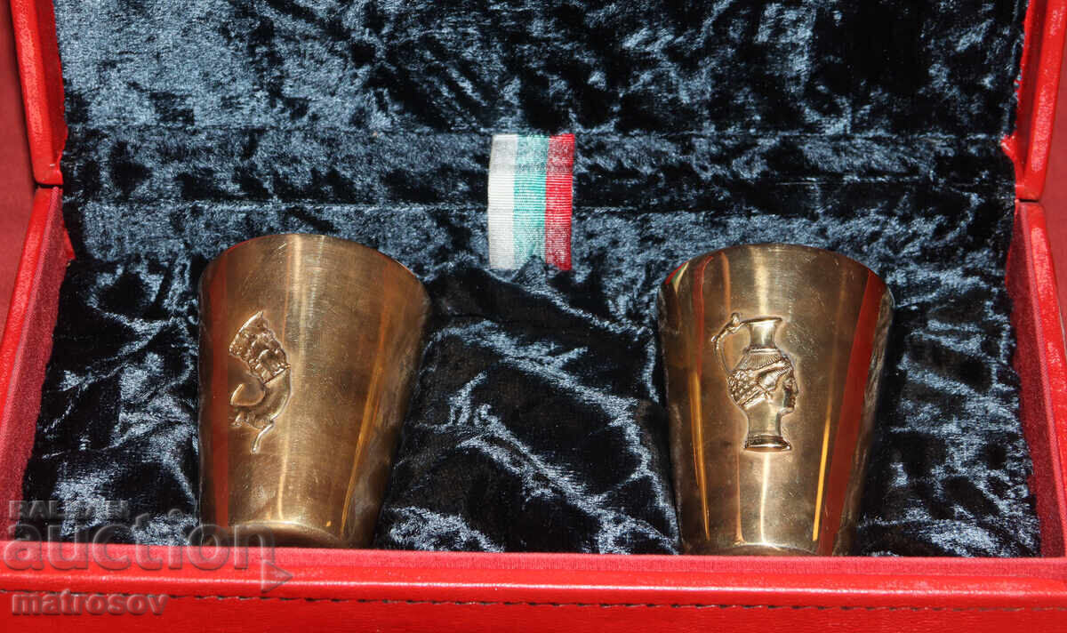 Сувенирни чаши в подаръчна кутия Панагюрско златно съкровище