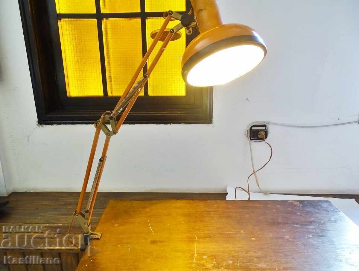 Veche Lampă de Birou Portabilă 1