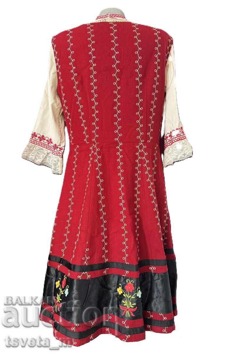 Delivery of Women's skirt with embroidery, folk costume Delivery of Women's skirt with embroidery, folk costume