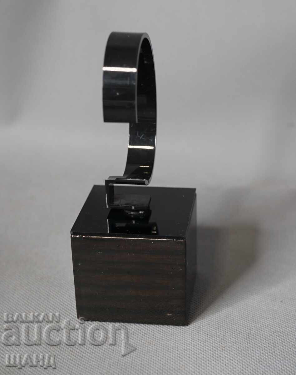 Delivery of Adriatica Old Original Hand Watch Stand