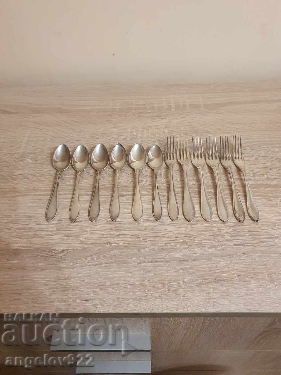 6 броя лъжички и 6 броя вилички NS