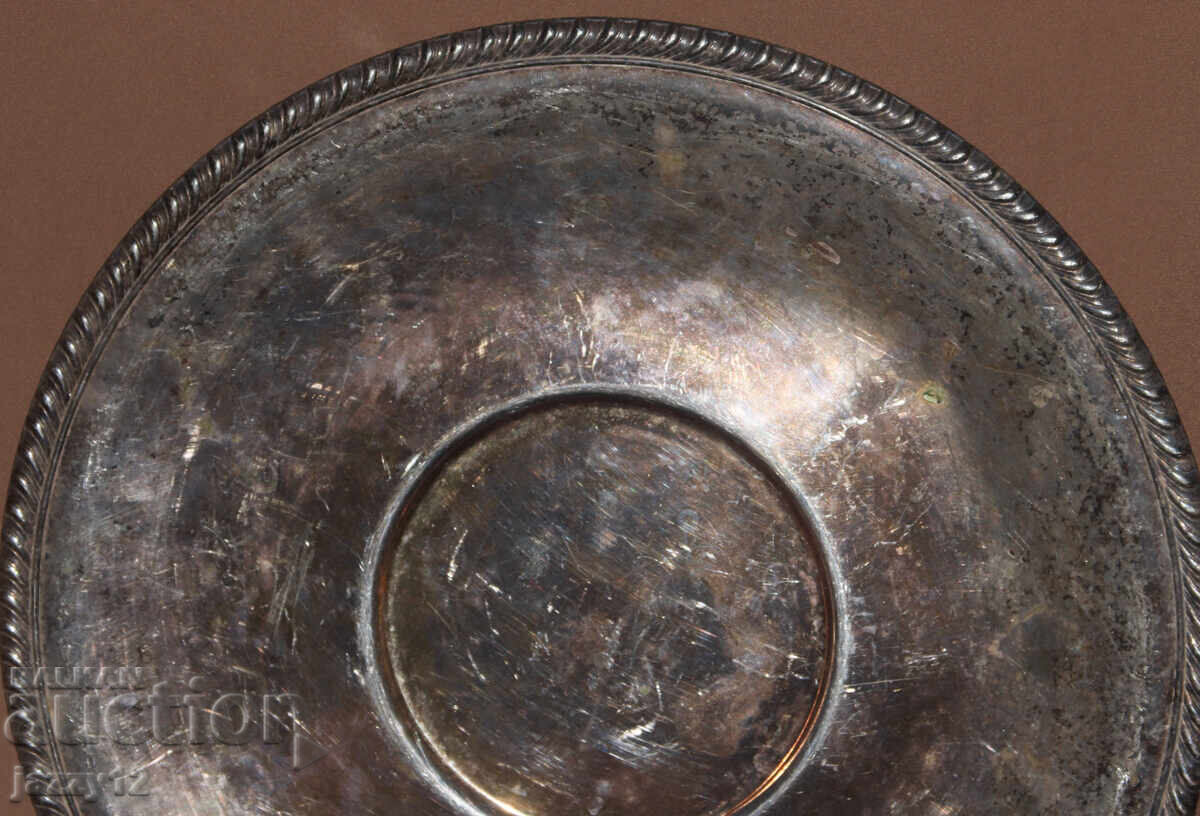 Delivery of Old silver-plated tray / serving dish