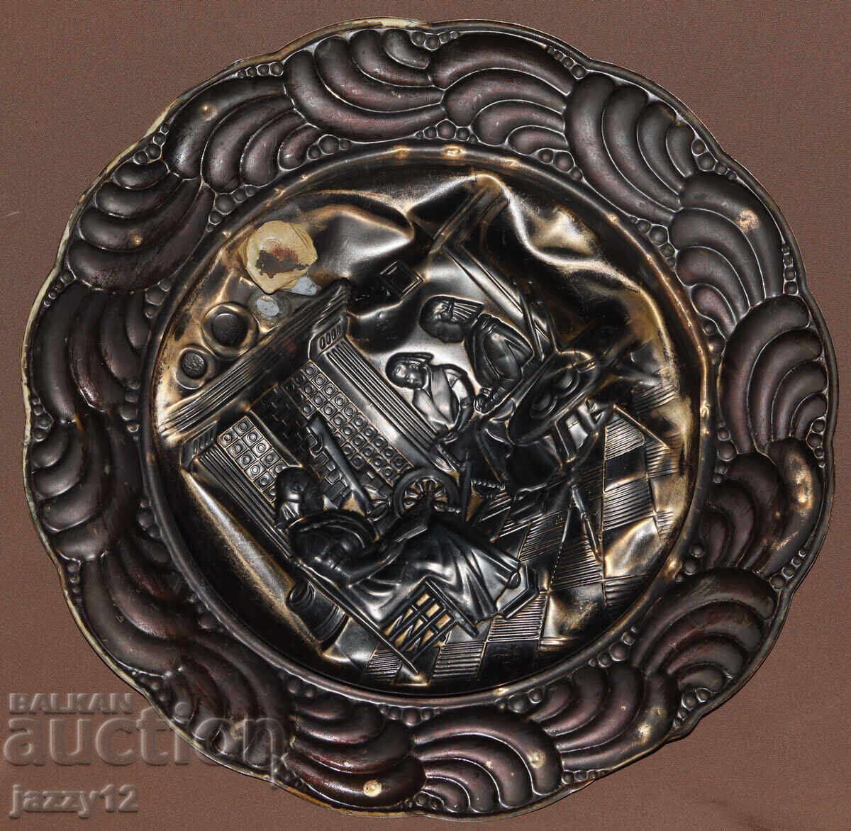 Παλιό ορειχάλκινο πιάτο, διακοσμητικό τοίχου, παστορικά μοτίβα - 6