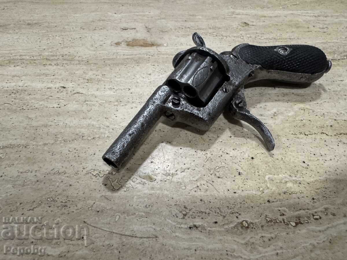 Licitație Revolver vechi, pistol