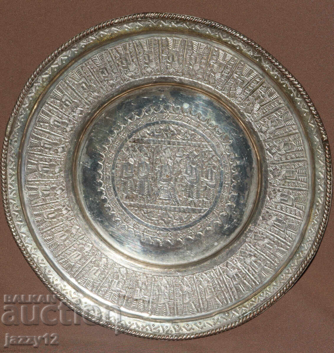 Auction  Silver-plated decorative plate with figurative motifs