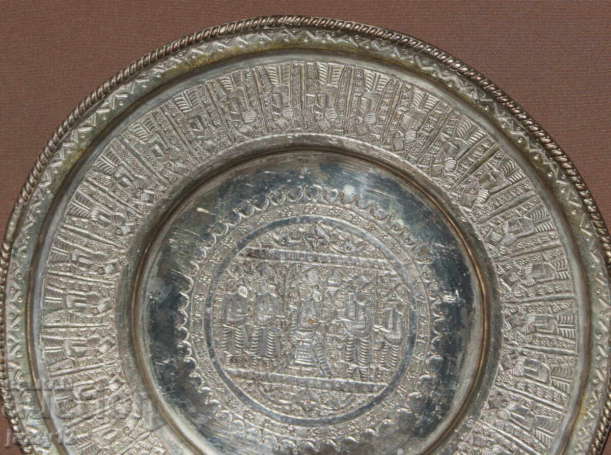 Delivery of Silver-plated decorative plate with figurative motifs