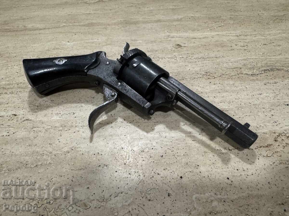 Licitație Revolver vechi, pistol