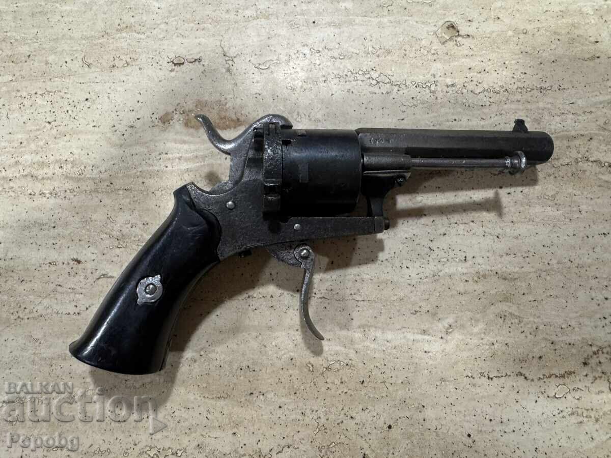 Revolver vechi, pistol