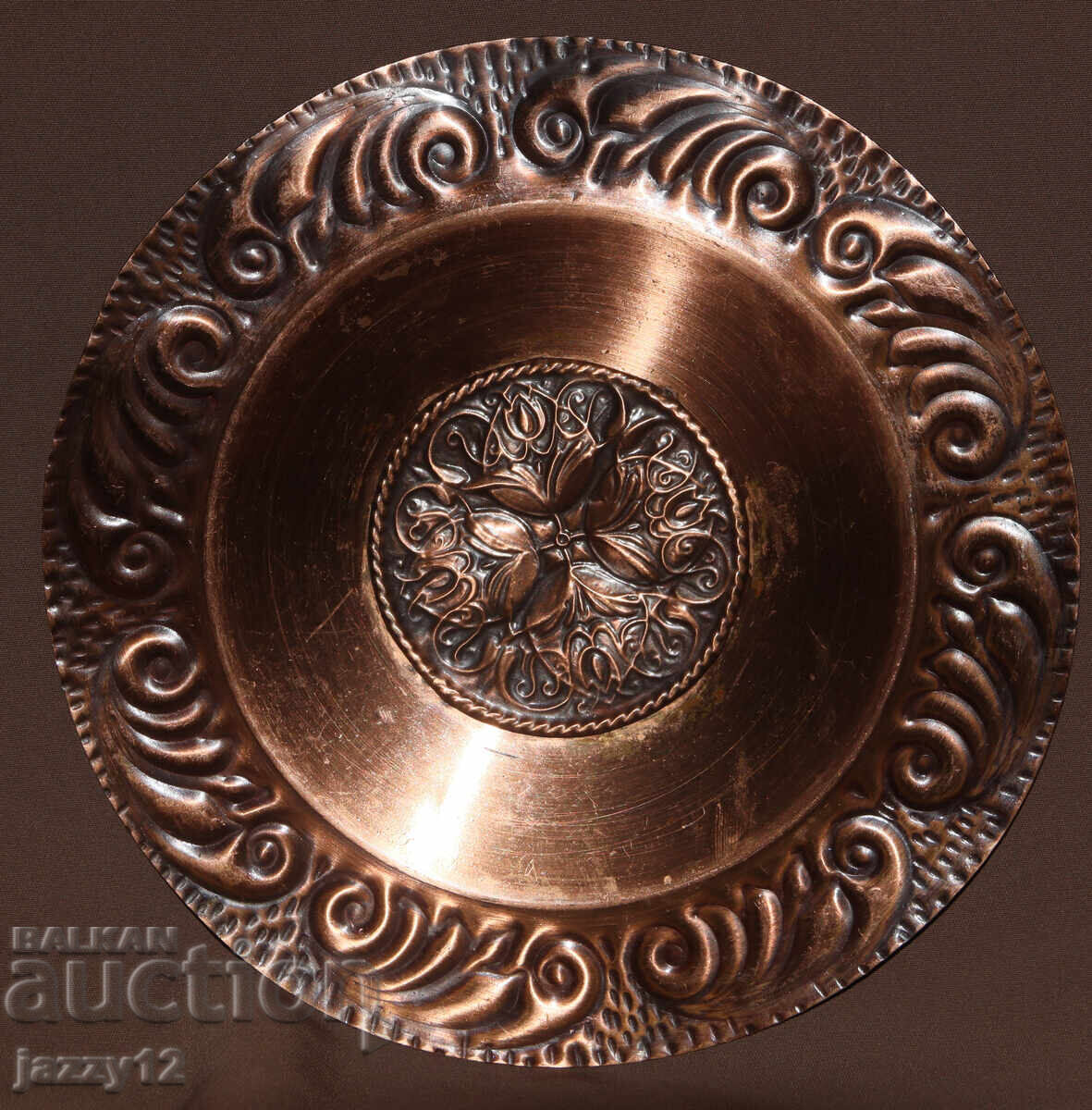 Panou decorativ farfurie, decorațiune de perete, motive florale cu preț 110.00 BGN | € 56.24