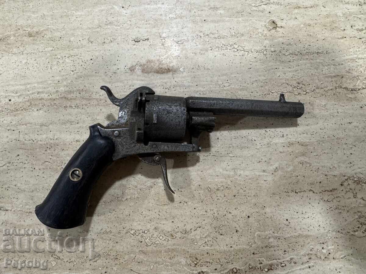 Revolver vechi, pistol