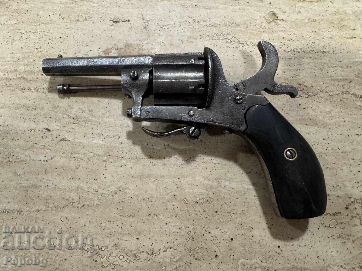 Licitație Revolver vechi, pistol