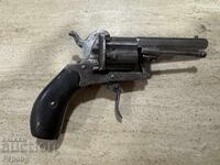 Revolver vechi, pistol
