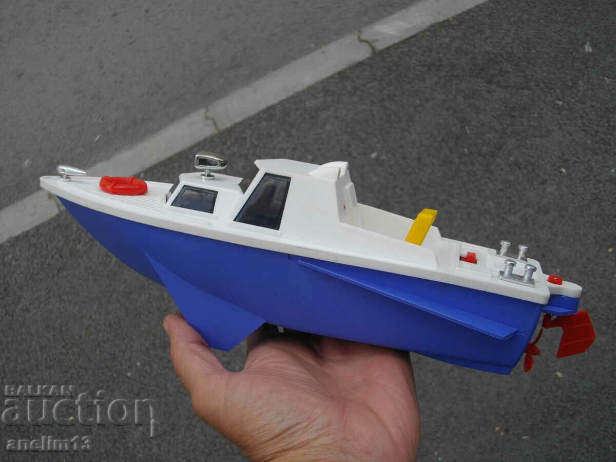 Livrarea CUTTĂTOR DE JUCĂRIE VECHI PESCUȘI URSS Livrarea CUTTĂTOR DE JUCĂRIE VECHI PESCUȘI URSS