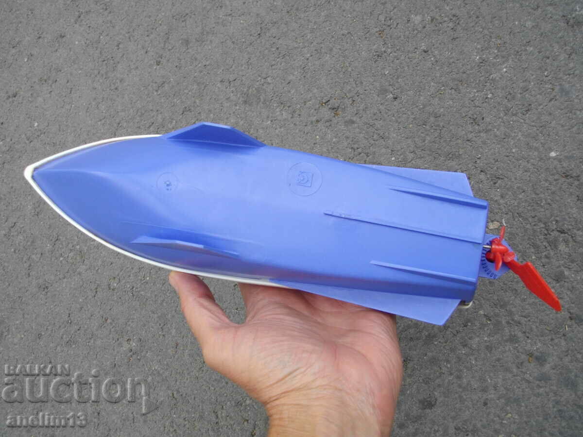 CUTTĂTOR DE JUCĂRIE VECHI PESCUȘI URSS - 6 CUTTĂTOR DE JUCĂRIE VECHI PESCUȘI URSS - 6