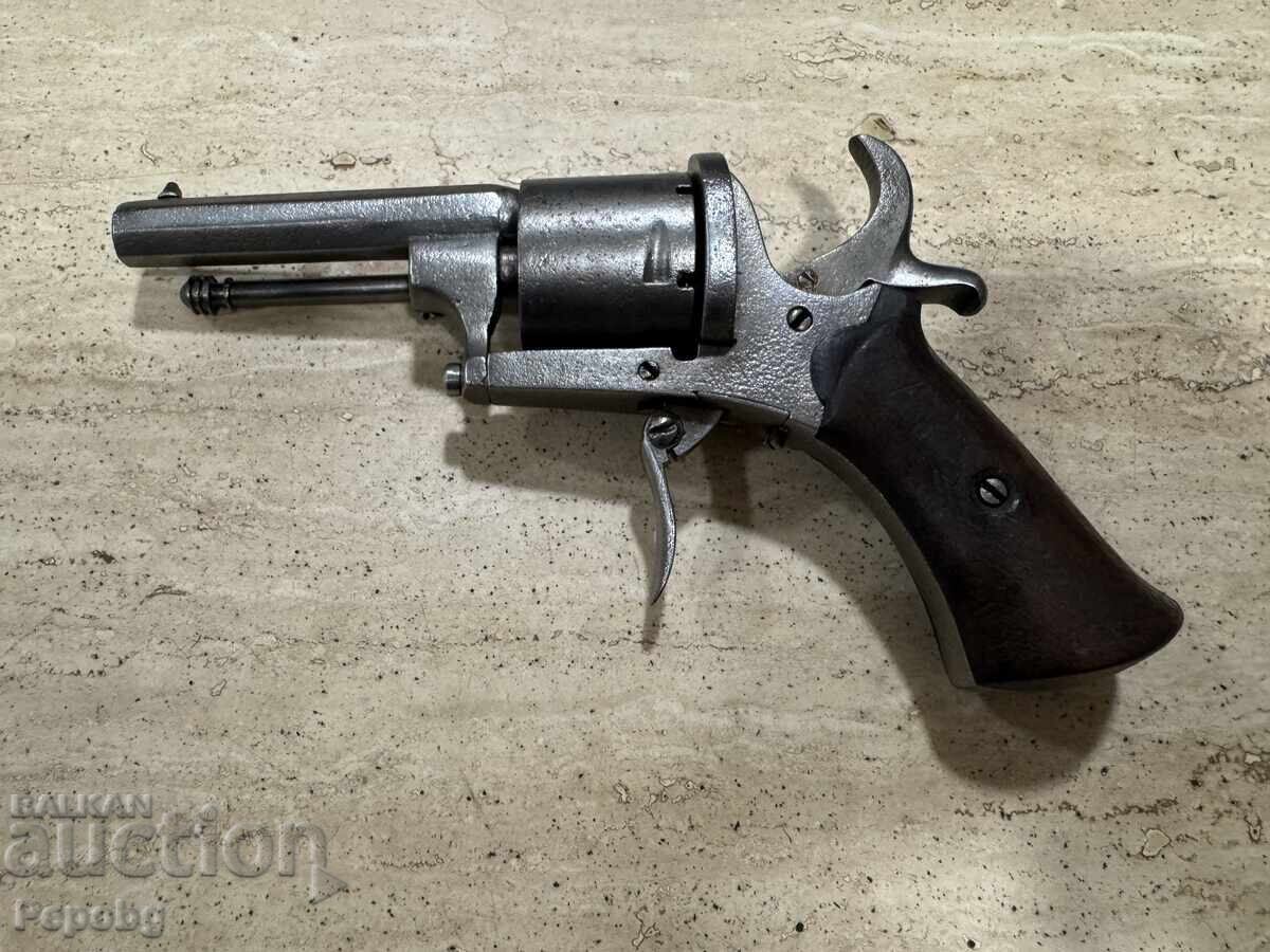 Licitație Revolver vechi, pistol Licitație Revolver vechi, pistol