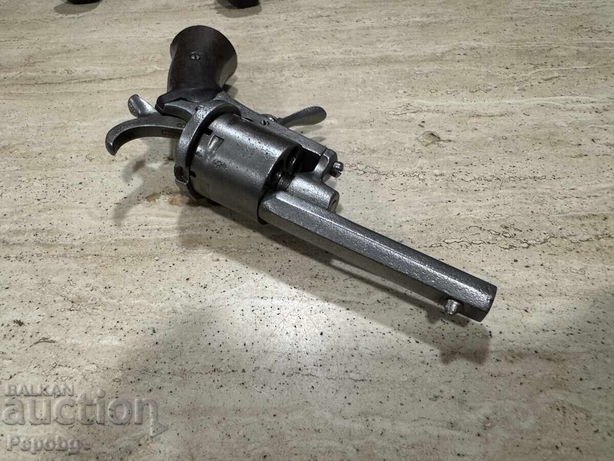 Old revolver, pistol - 5