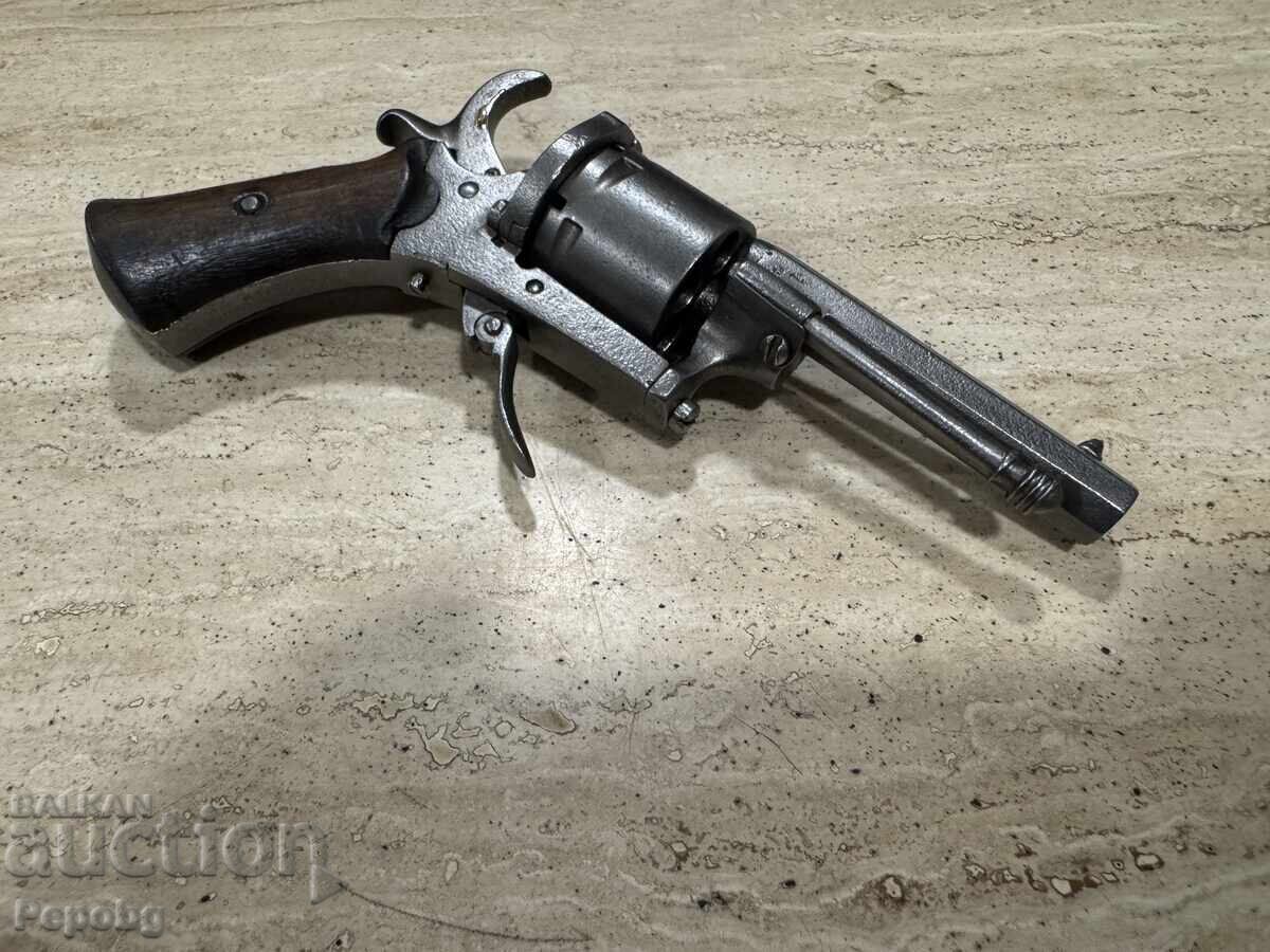 Revolver vechi, pistol - 6 Revolver vechi, pistol - 6