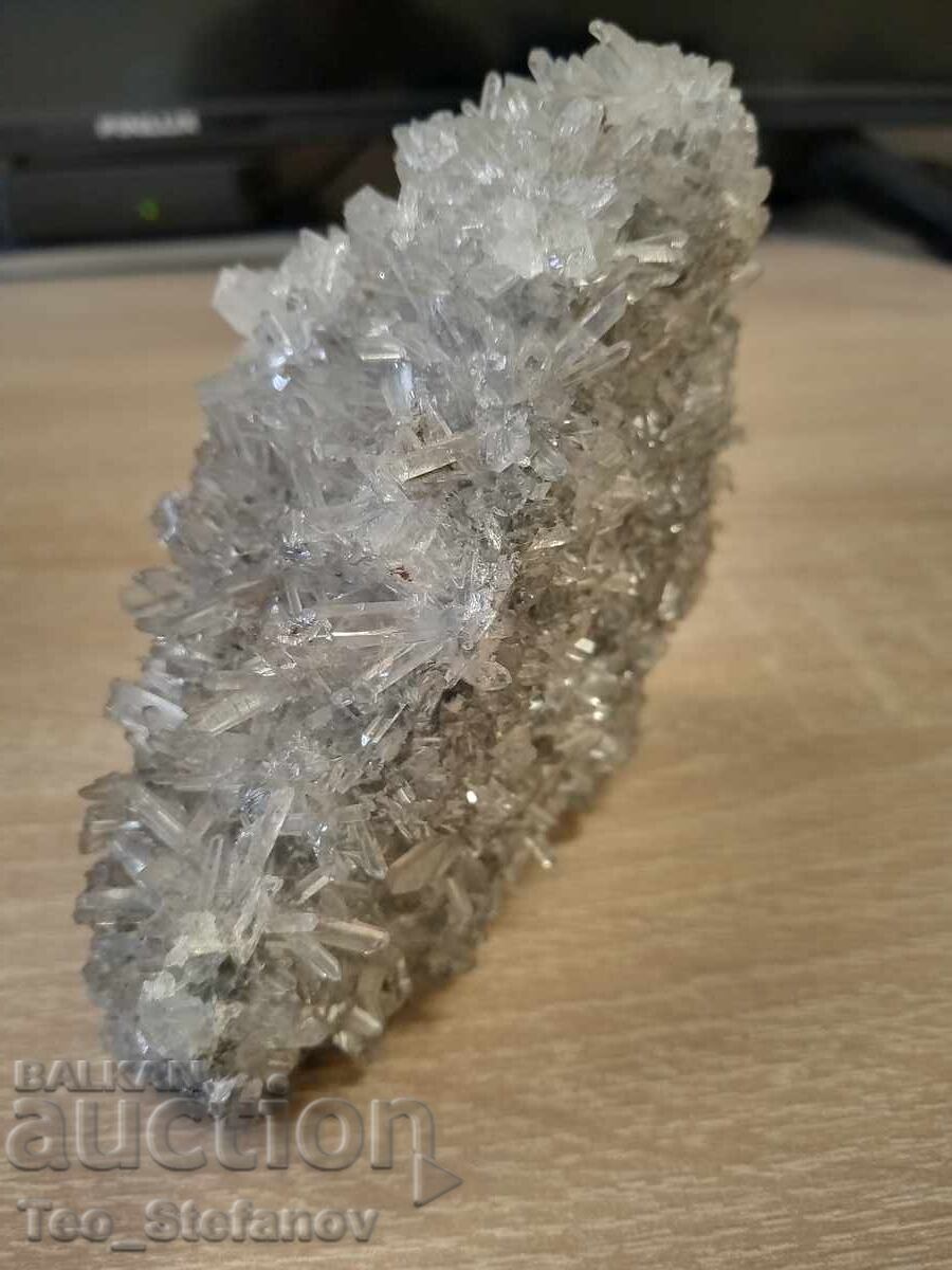 Quartz cluster with many beautiful crystals - 5 Quartz cluster with many beautiful crystals - 5
