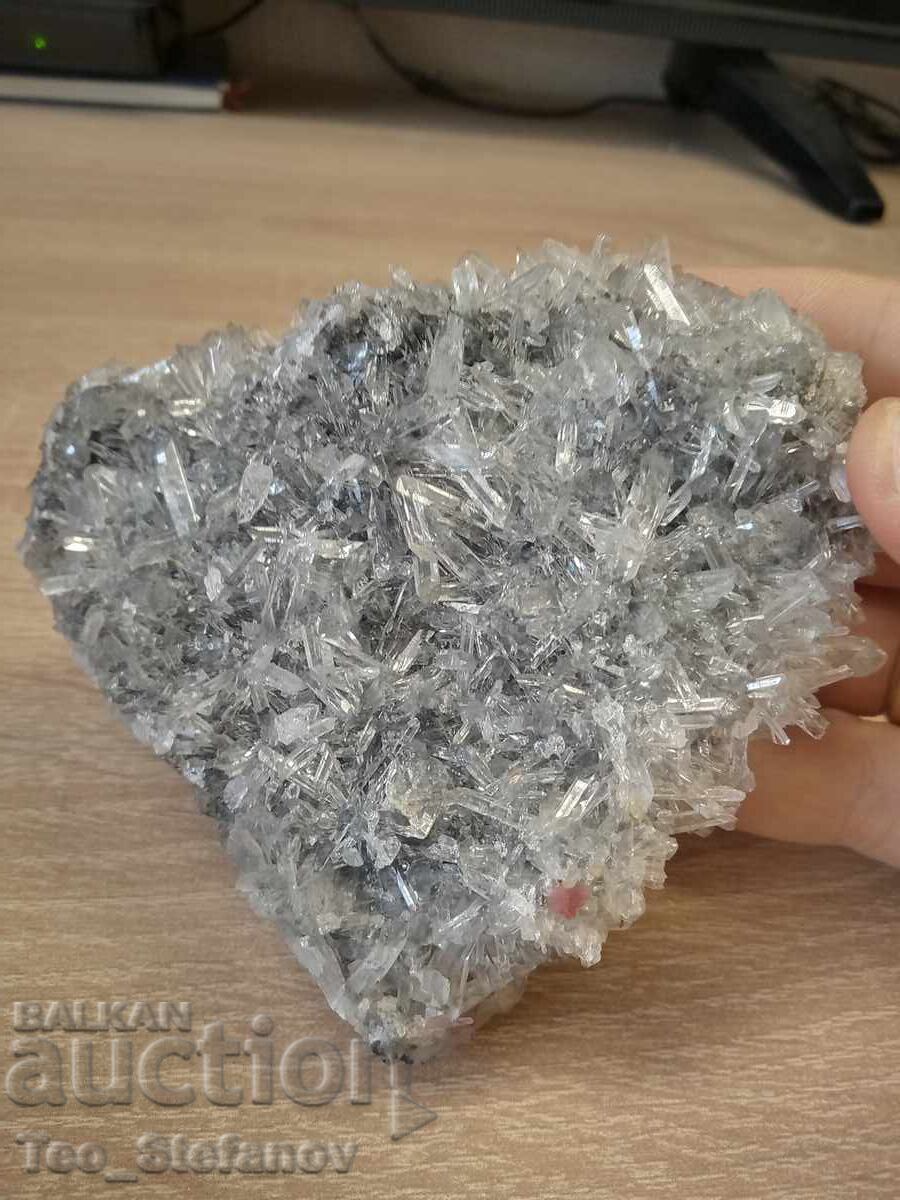 Quartz cluster with many beautiful crystals - 6 Quartz cluster with many beautiful crystals - 6