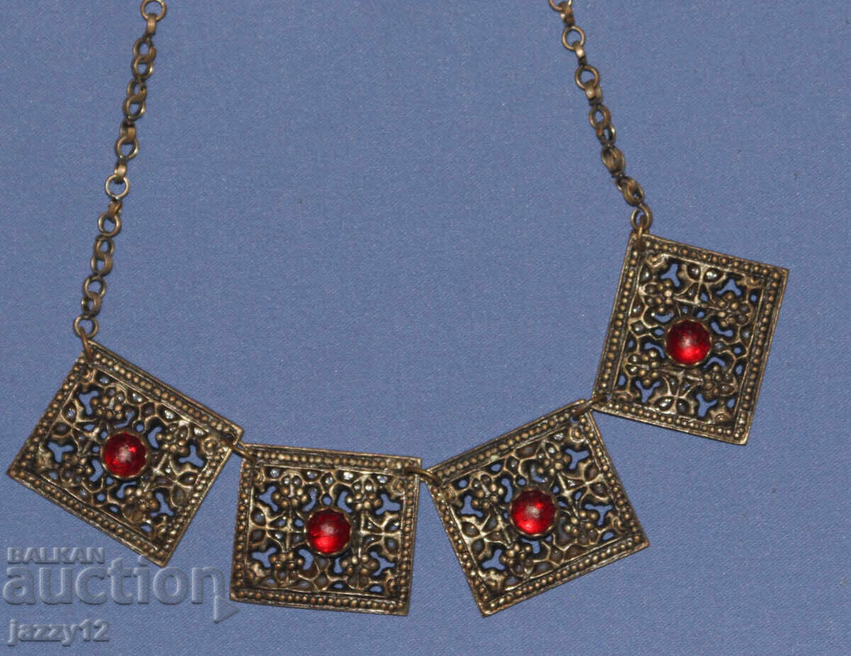 Delivery of Old silver necklace jewelry