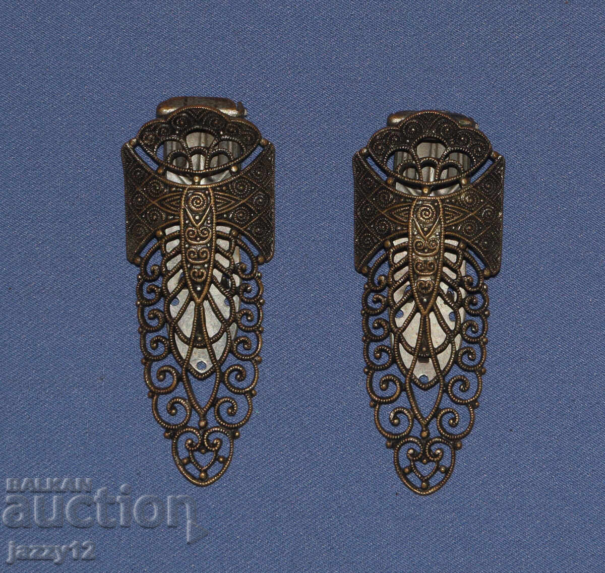 Pereche de ornamente metalice vechi pentru păr, agrafe cu preț 110.00 BGN | € 56.24