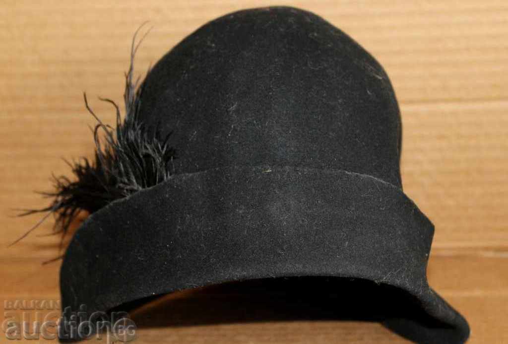 1920s Fashionable Hat City Cocoon Capela Perfect