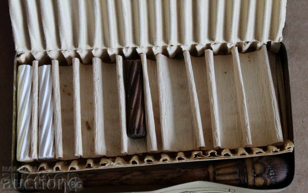 Livrarea CUTIE DE ȚIGĂRI PIROGRAFATE DIN LEMN IMPERIAL CU FILTRE ȘI TUTUN