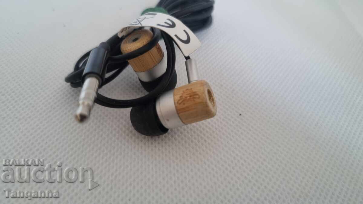 Căști cu plută cu preț 12.00 BGN | € 6.14