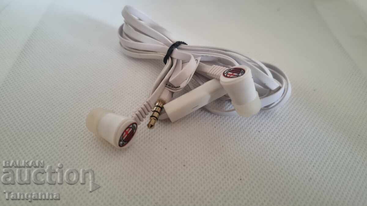 Căști cu preț 10.00 BGN | € 5.11 Căști cu preț 10.00 BGN | € 5.11