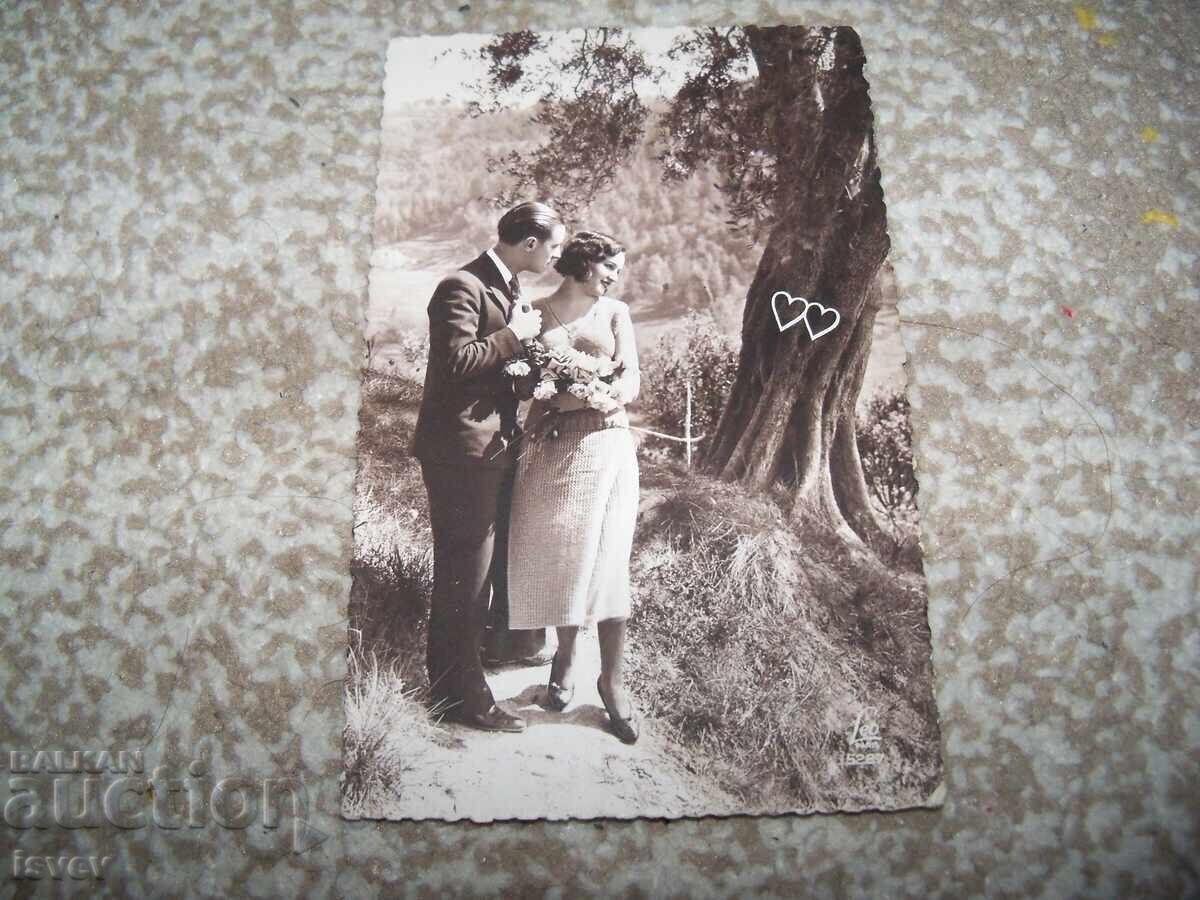 Красива стара френска романтична пощенска картичка 1932г. с цена 10.00 лв. | € 5.11 Красива стара френска романтична пощенска картичка 1932г. с цена 10.00 лв. | € 5.11