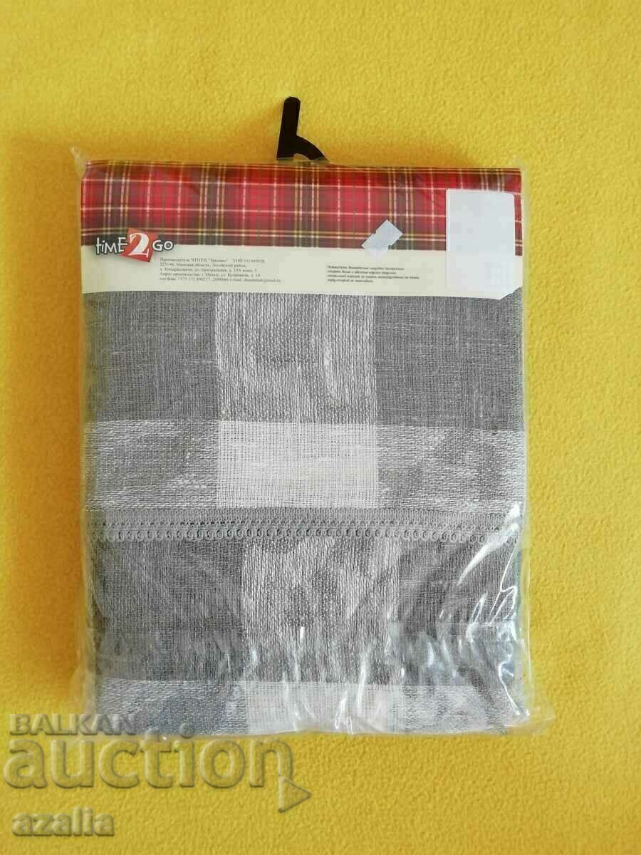 Delivery of Light gray linen tablecloth + 4 napkins Delivery of Light gray linen tablecloth + 4 napkins