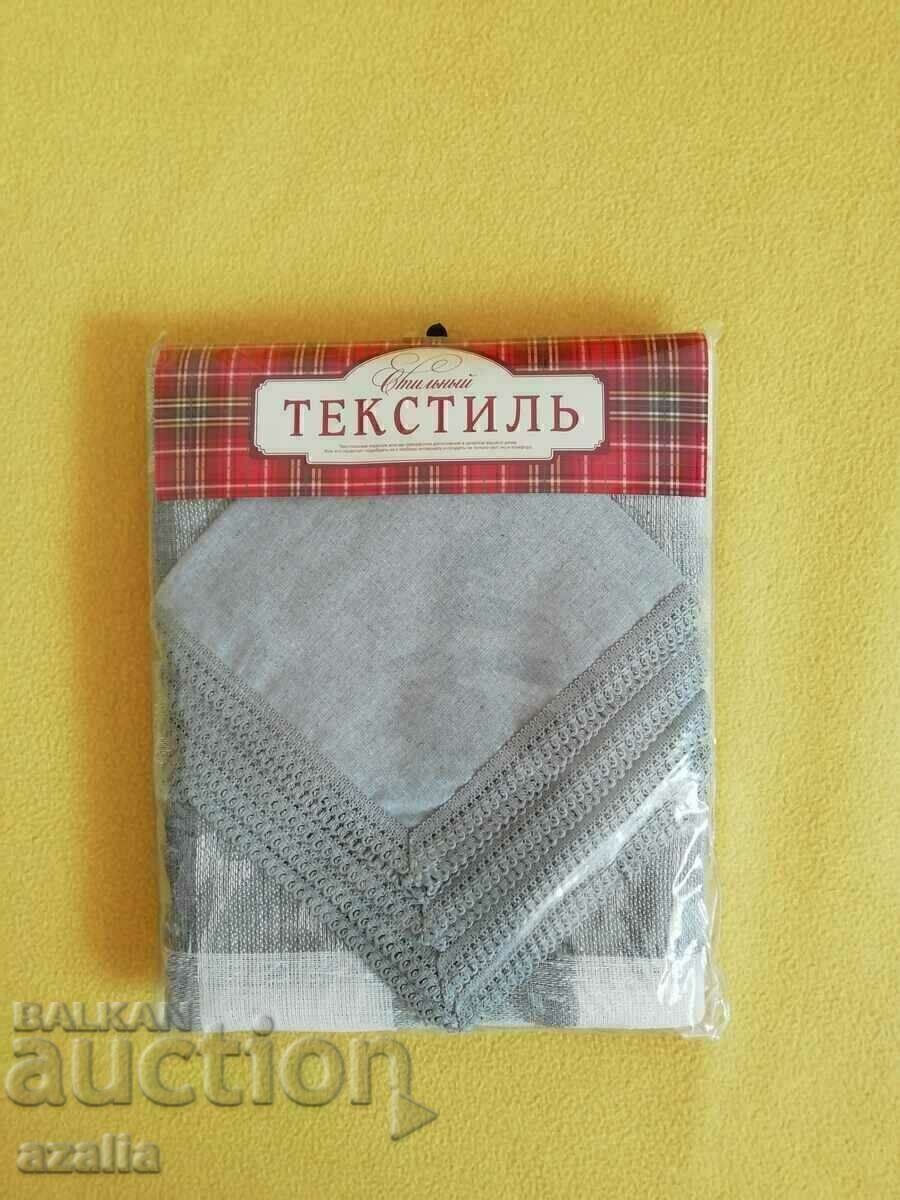 Light gray linen tablecloth + 4 napkins Light gray linen tablecloth + 4 napkins