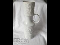 Vază din porțelan de designer