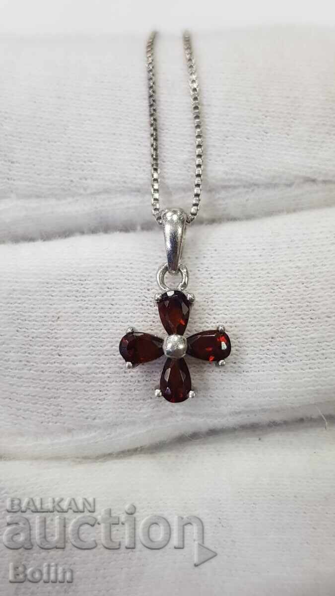 Pandantiv delicat, medalion, cruce? floare argint 925‰ granate cu preț 45.00 BGN | € 23.01
