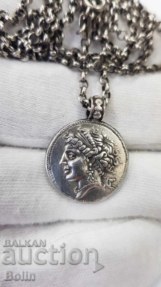 Medalion european din argint cu monedă grecească antică 925