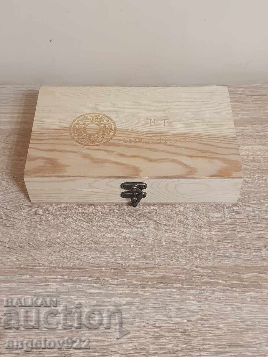 Wooden coin box with 50 coins!!! - 7