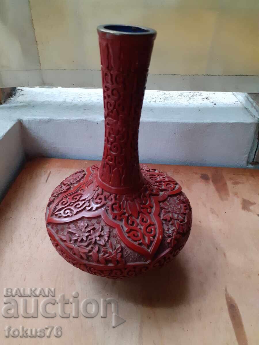 Cinnabar Laquer - уникална стара китайска ваза