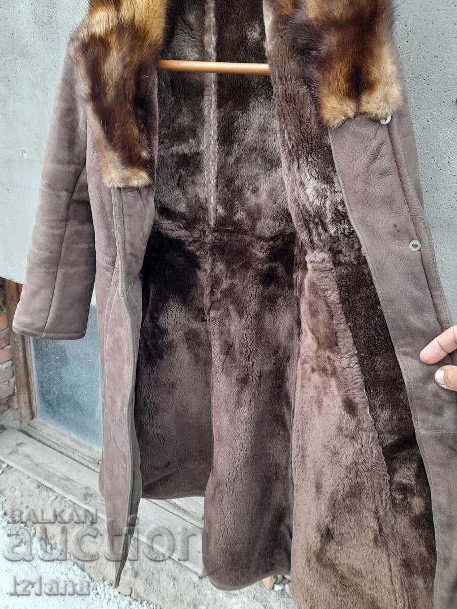 Delivery of Old Women's coat Delivery of Old Women's coat