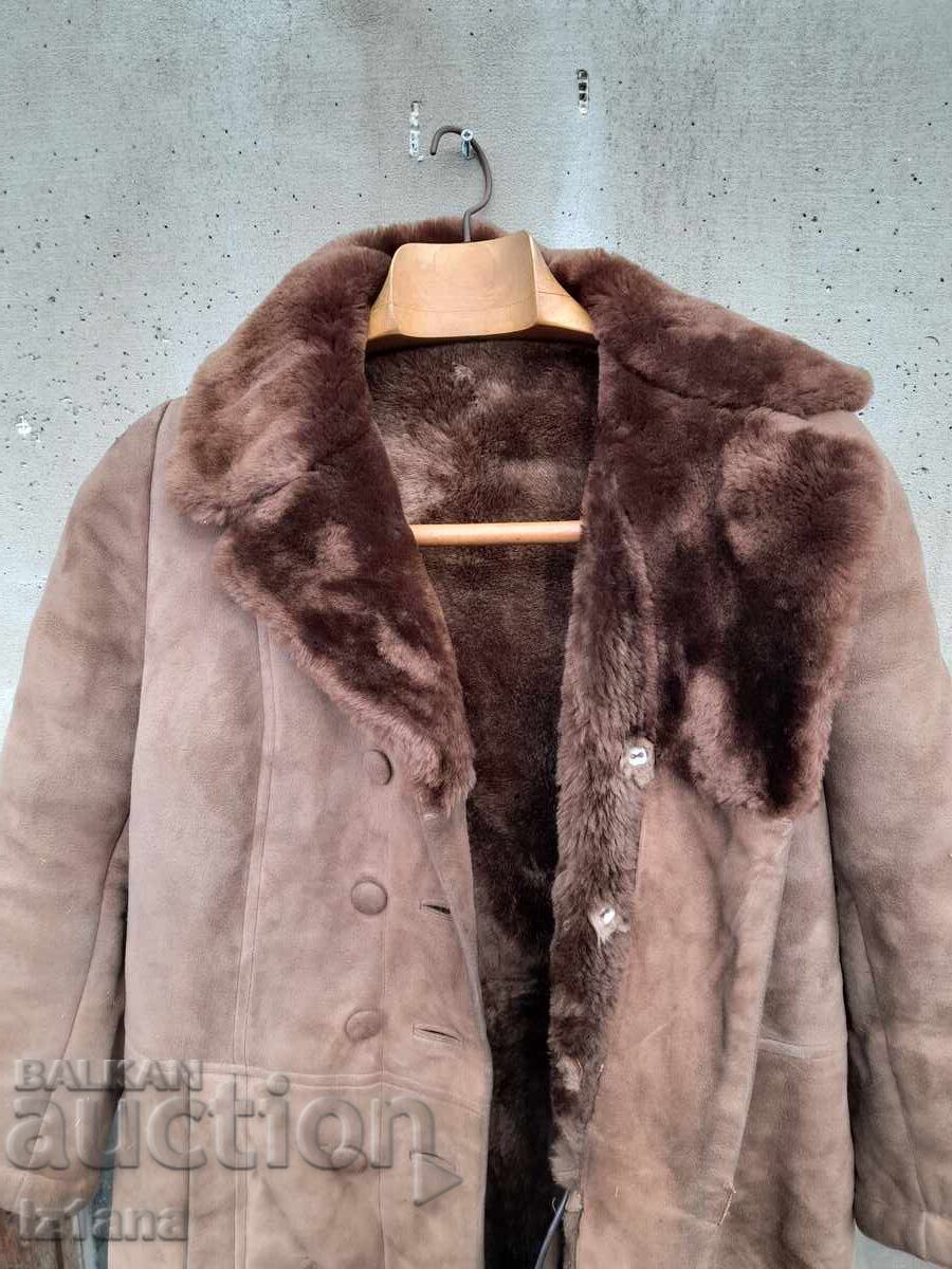 Παλιό Ανδρικό Παλτό με τιμή 70.00 BGN | € 35.79