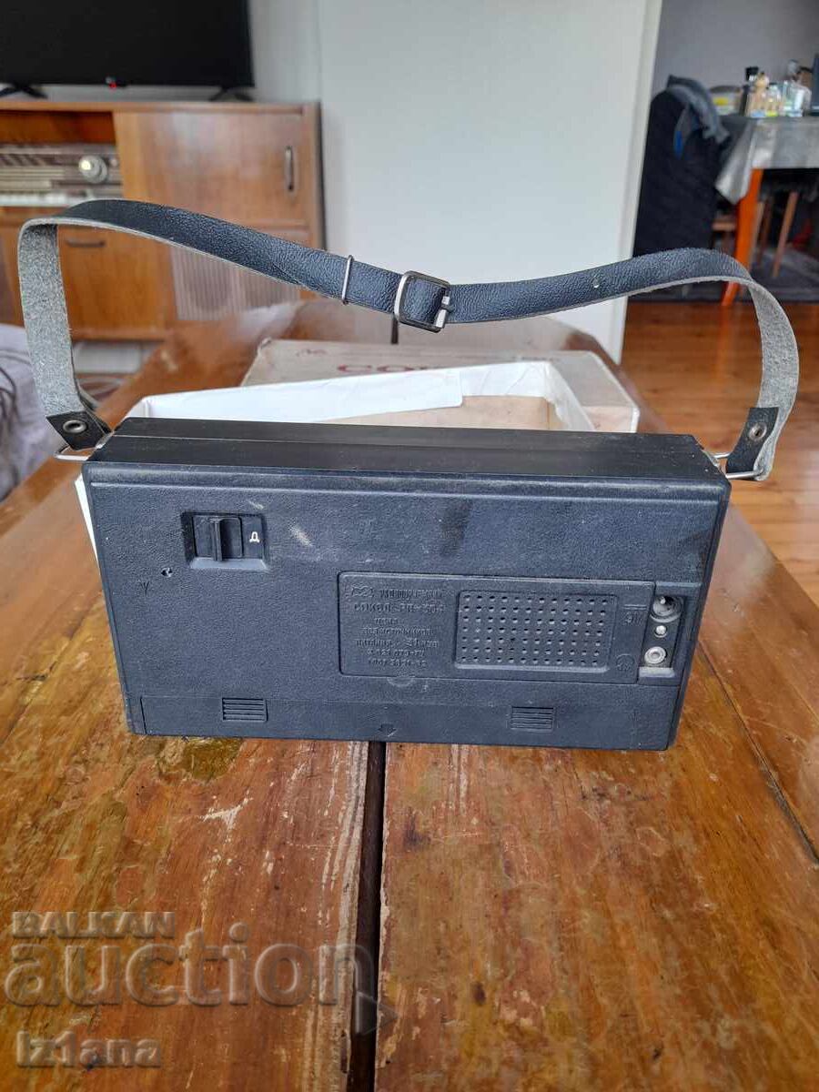 Παράδοση Παλιό ραδιόφωνο, ραδιοδέκτης Sokol RP-304