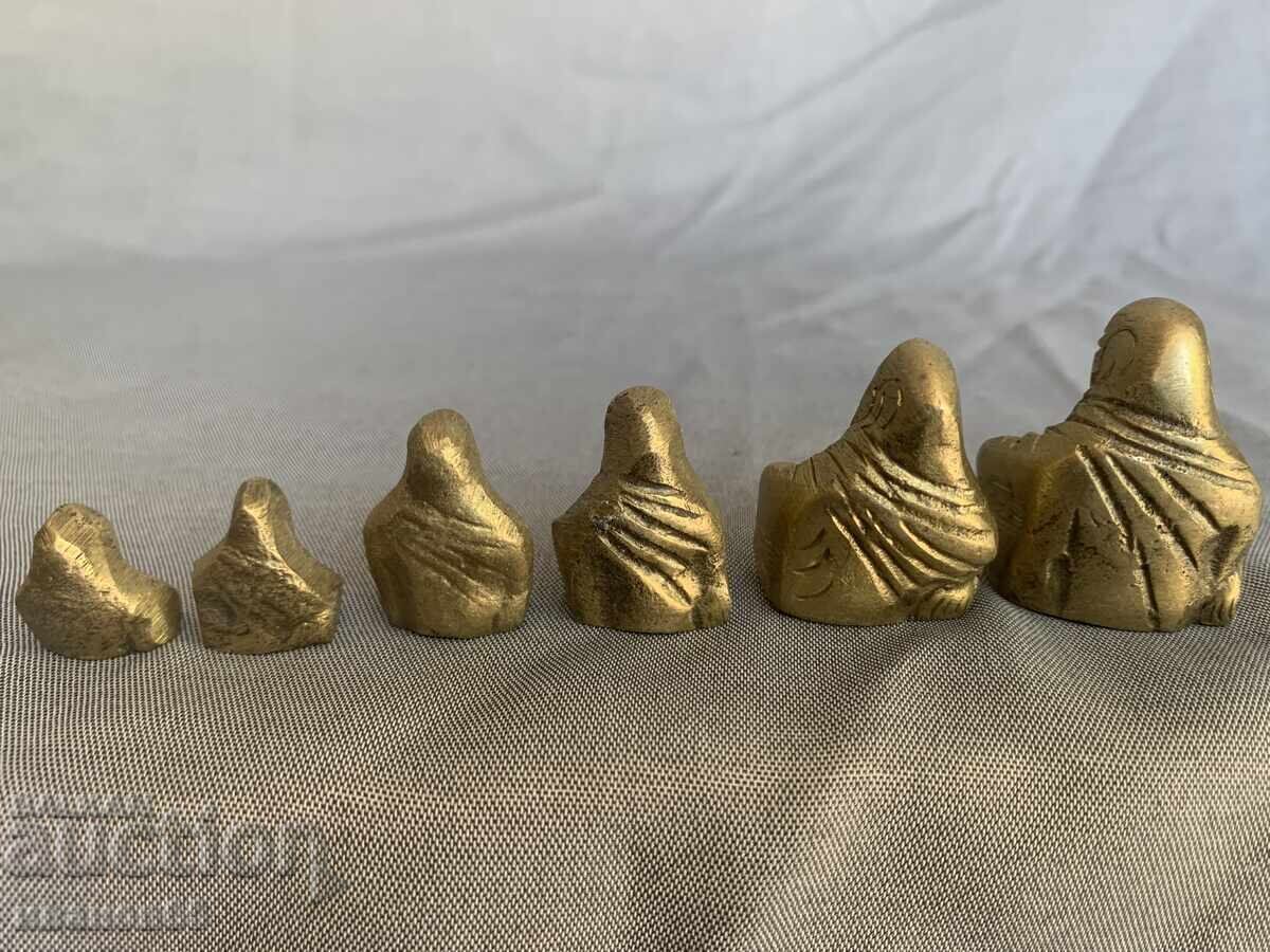 Доставка на малки месингови фигурки смеещия се буда