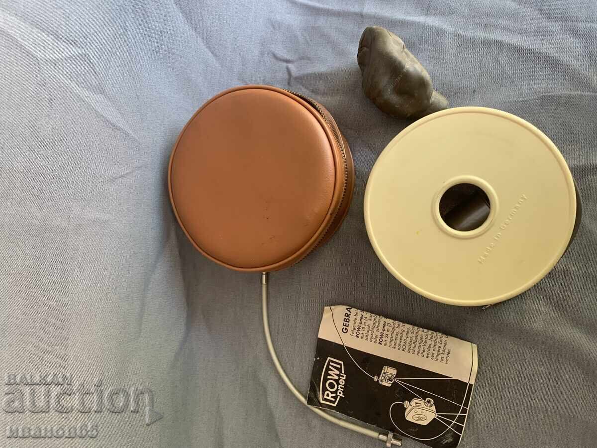 Delivery of Pneumatic trigger, camera cable, selfie remote, etc