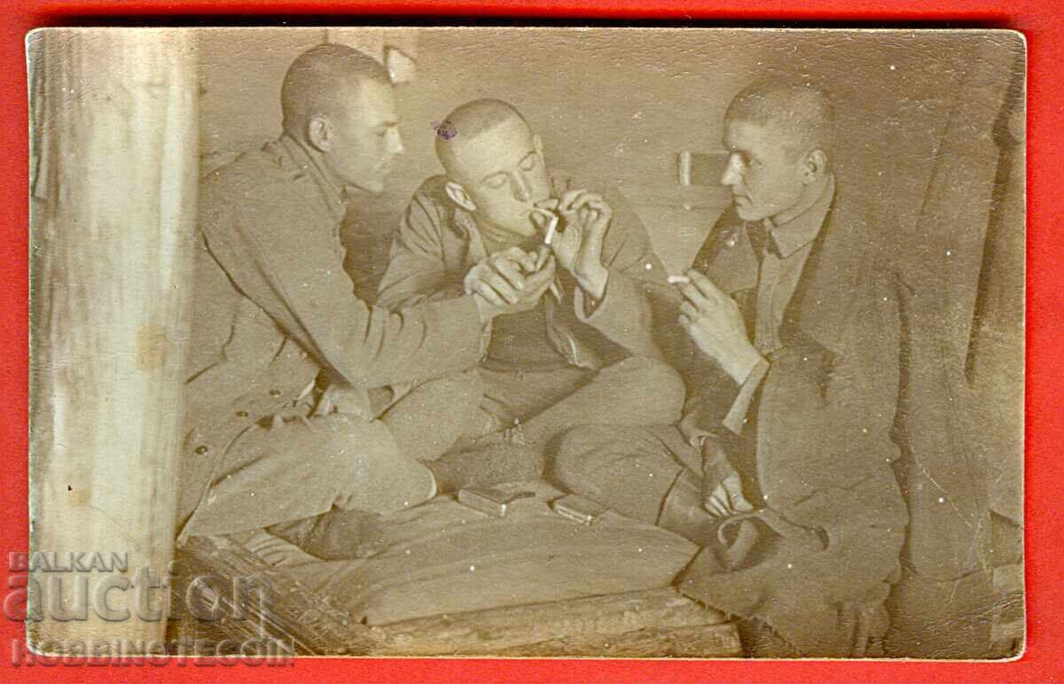 REGATUL BULGARIA FOTOGRAFIE SOLDAT BULGAR SOLDATI FUMEAZĂ
