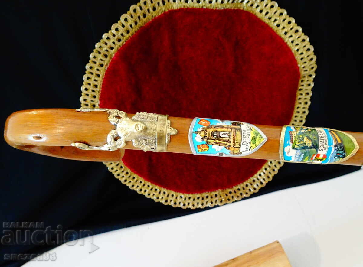 Тиролски бастун 12 значки,Елен,Сърна,Орел,Кон. с цена 42.00 лв. | € 21.47