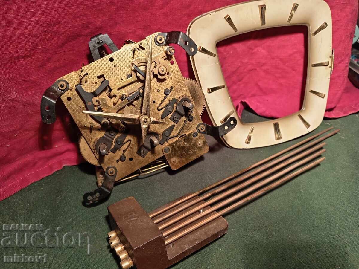 Μηχανισμός από γερμανικό ρολόι τζακιού με τιμή 56.00 BGN | € 28.63