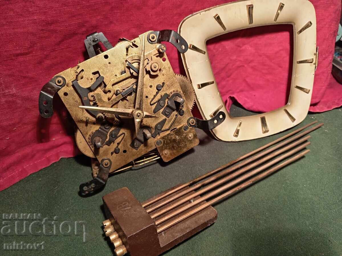 Механизъм от германски каминен часовник с цена € 25.00 | 48.90 лв. Механизъм от германски каминен часовник с цена € 25.00 | 48.90 лв.