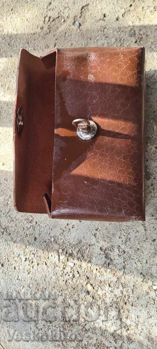 Кожен кобур за инстроменти с цена € 10.23 | 20.01 лв. Кожен кобур за инстроменти с цена € 10.23 | 20.01 лв.