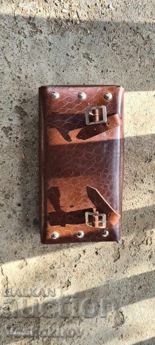 Livrarea Toc de piele pentru instrumente